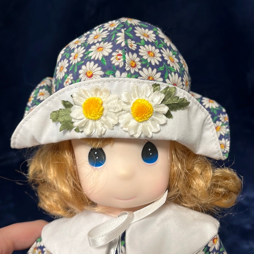 Precious Moments Garden of Friends Doll - Picture 2 of 6